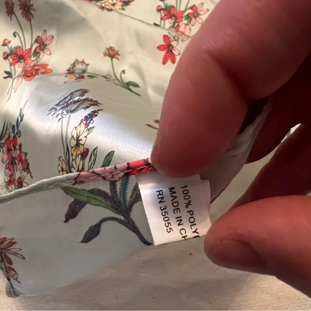Beautiful floral square scarf / twilly.